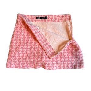 Zara Women's Pink Houndstooth Mini Skirt